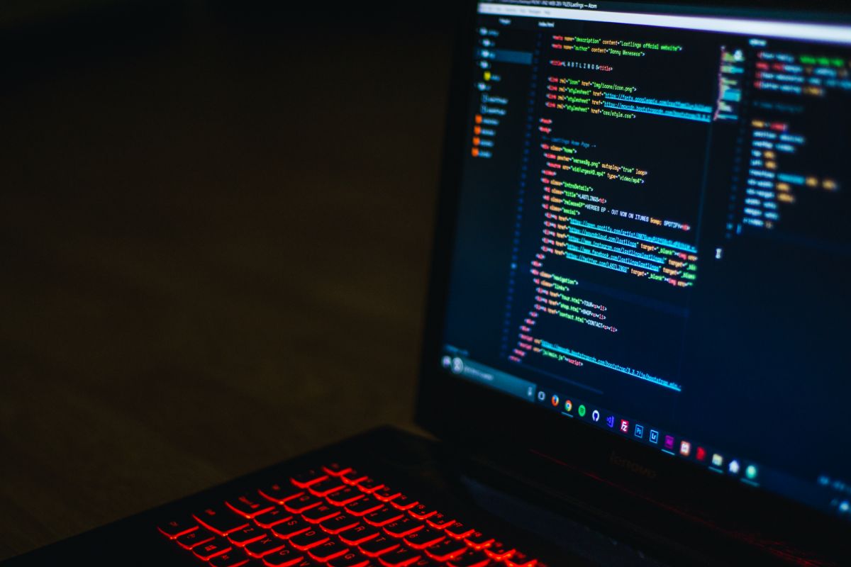 HTML